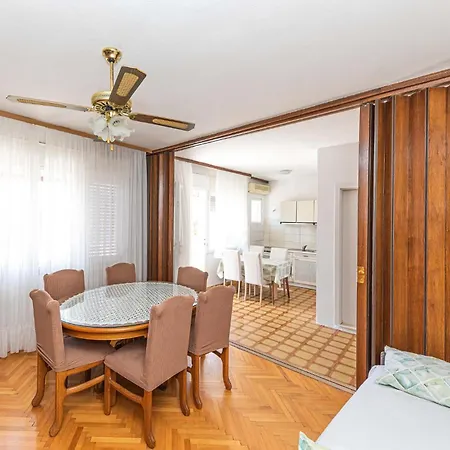 Appartement Beautiful In With Kitchen *