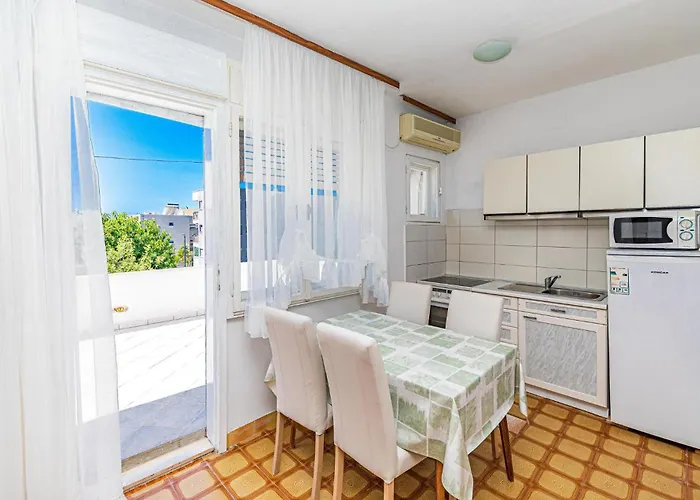 2 Bedroom Lovely In Trogir